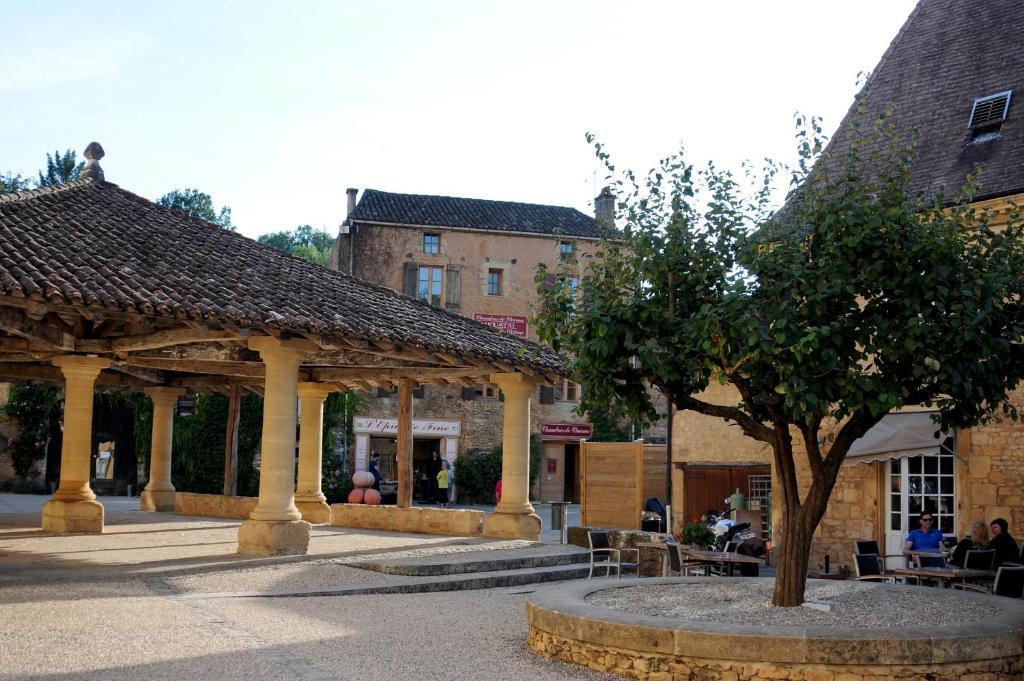 Les Songes De L'Abbaye Bed & Breakfast Cadouin Exterior photo